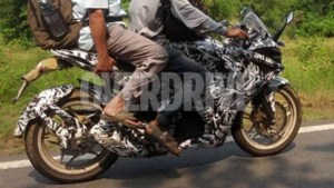 bajaj-pulsar-375-faired-9-Small.jpg