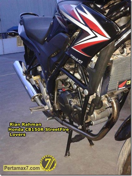 Honda CB150R pakai knlapot Suzuki Satria Fu