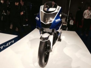 yamaha-R25-b.jpg