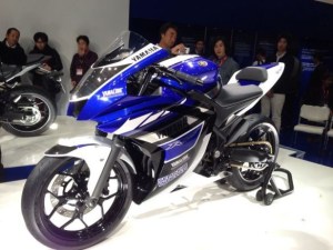 yamaha-R25-k.jpg