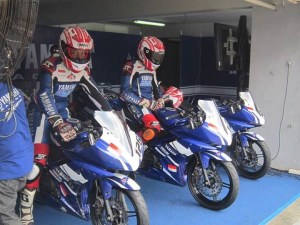 yamaha-R15-YACR-2013-1.jpg
