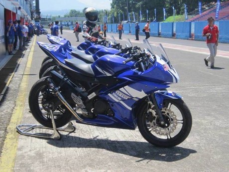yamaha-R15-YACR-2013.jpg