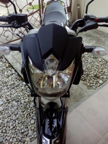 yamaha-scorpio-black-gold.jpg