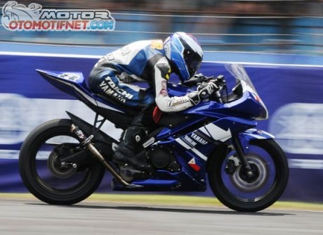 YZF-R15-Asean-CUP-4.jpg