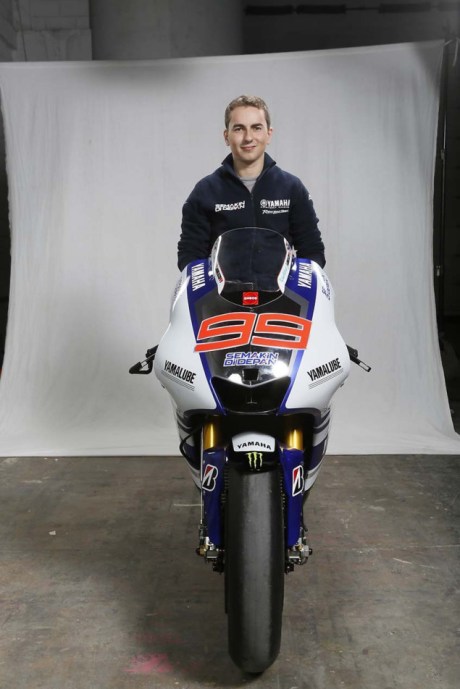 2014-Yamaha-YZR-M1-Livery-12