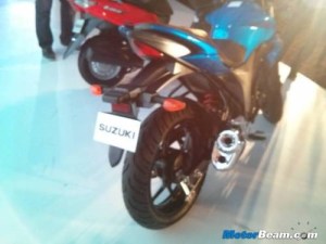 500x375x2014-Suzuki-Gixxer-Rear.jpg.pagespeed.ic_.l6NhauMRth.jpg