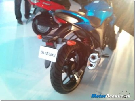500x375x2014-Suzuki-Gixxer-Rear.jpg.pagespeed.ic.l6NhauMRth