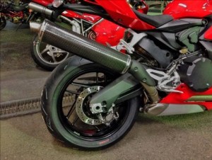 Ducati-899-Panigale-Japan-exhaust-03.jpg