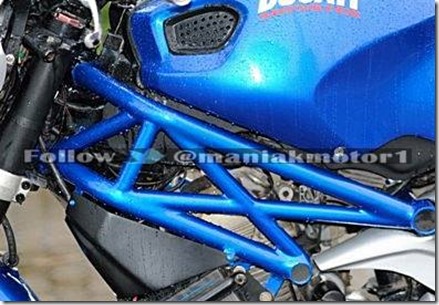 Honda tiger ala ducati monster 795 10