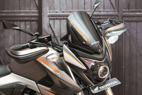 Modifikasi Honda New Megapro touring ala AHM 17