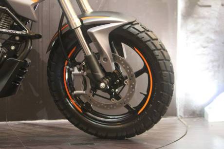 Modifikasi Honda New Megapro touring ala AHM 18