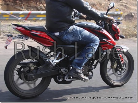 New-Bajaj-Pulsar-200-NS-with-Fuel-Injection-Spy-Shots-rush-lane-4