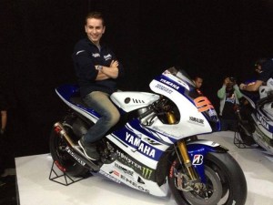 yamaha-M1-2014-livery-Lorenzo-99.jpg