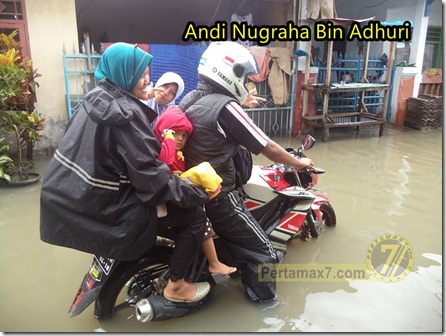 yamaha new vixion terjang banjir