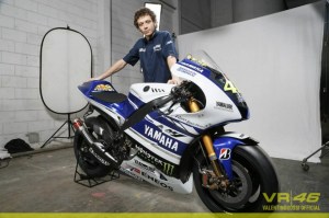 Yamaha-YZF-M1-2014-Valentino-Rossi-46-b.jpg