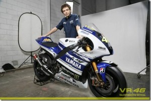 Yamaha-YZF-M1-2014-Valentino-Rossi-46-b_thumb.jpg