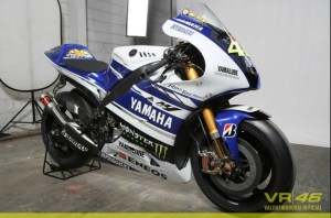 Yamaha-YZF-M1-2014-Valentino-Rossi-46-d.jpg