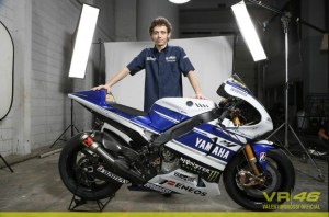 Yamaha-YZF-M1-2014-Valentino-Rossi-46.jpg
