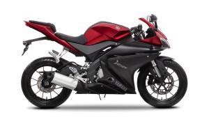 2014-Yamaha-YZF-R125-EU-Anodized-Red-Studio-002