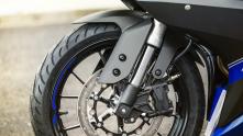2014-Yamaha-YZF-R125-EU-Race-Blu-Detail-005