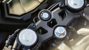 2014-Yamaha-YZF-R125-EU-Race-Blu-Detail-011