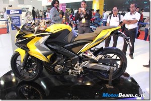 Bajaj-Pulsar-SS400-Side_thumb.jpg