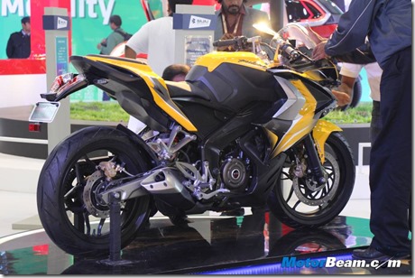 Bajaj-Pulsar-SS400