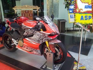 Ducati-motif-Batik-Indonesia-19.jpg