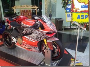 Ducati-motif-Batik-Indonesia-19_thumb.jpg