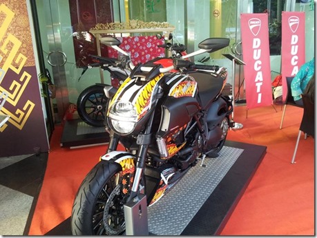 Ducati motif Batik Indonesia 4