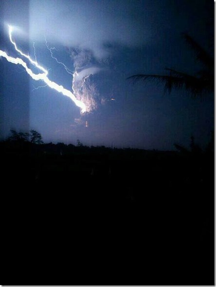 gunung kelud meletus 4