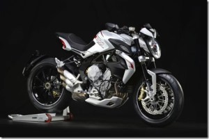 MV-Agusta-Brutale-800-Dragster-2014-5-Small_thumb.jpg