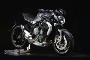 mv-agusta-brutale-dragster-800-21-Small.jpg