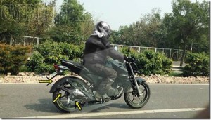 Spied-new-Yamaha-FZ-Update-2_thumb.jpg