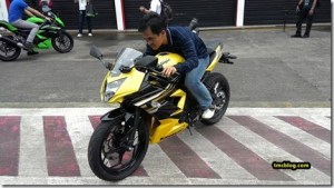 tmcblog.com-test-kawasaki-ninja-250-RR-mono_thumb.jpg