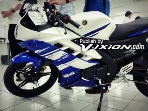 Yamaha-YZF-R15-Indonesia-livery-Motogp-2014-biru-putih.jpg