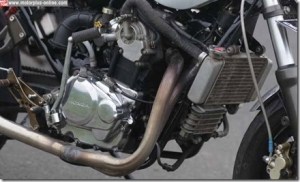 Honda-CB-modip-320-cc-pakai-head-cylinder-Yamaha-Vixion-9_thumb.jpg