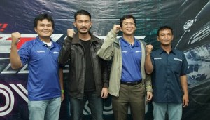 Manajemen-Yamaha-dan-Rio-Dewanto-di-press-conference-Glow-Run-GT125-Bandung.jpg