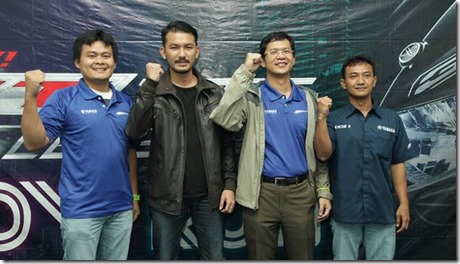 Manajemen Yamaha dan Rio Dewanto di press conference Glow Run GT125 Bandung