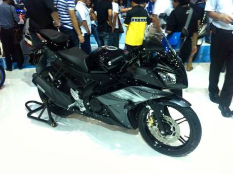 Yamaha YZF-R15 V2.0 Thailand 8