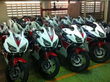 Honda Forza 300 besides Honda CBR250R dual eyes