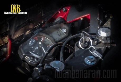 speedometer yamaha R25