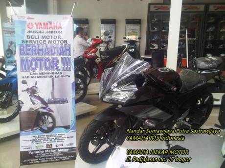 yamaha YZf-R15 di dealer yamaha mekar motor