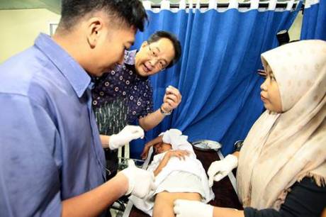 AHM Adakan Khitanan Masal dan Salurkan Beasiswa Educare 00