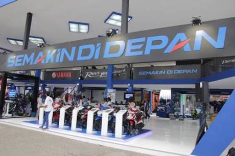 Booth Yamaha Revs Your Heart di Jakarta Fair 2014-