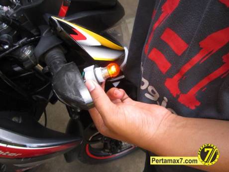 ganti Bohlam Sein Honda New megapro 1