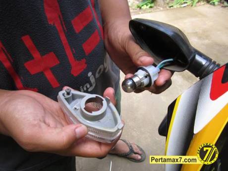 ganti Bohlam Sein Honda New megapro 4
