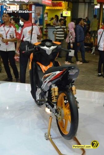 Honda Blade 125 Modifikasi pekan raya jakarta 2014