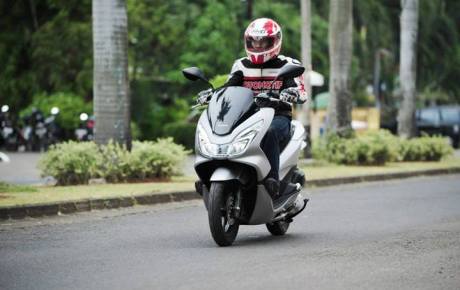 honda pcx 150 2015 tester otomotif
