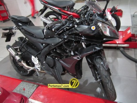kecelakaan yamaha R15 di jogja remuk redam 4